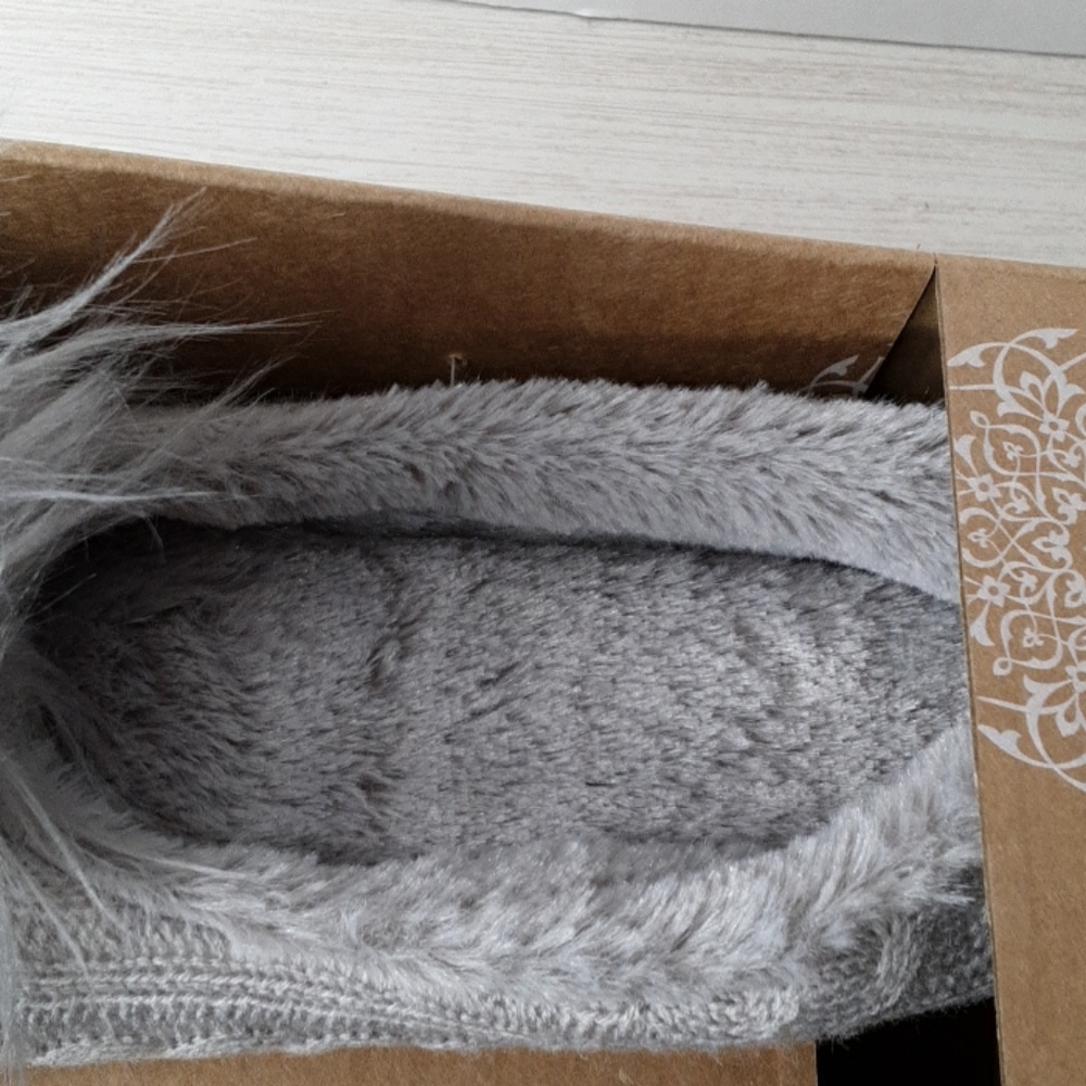 Loft living womens ultra soft memory foam slippers - Picture 8 of 8